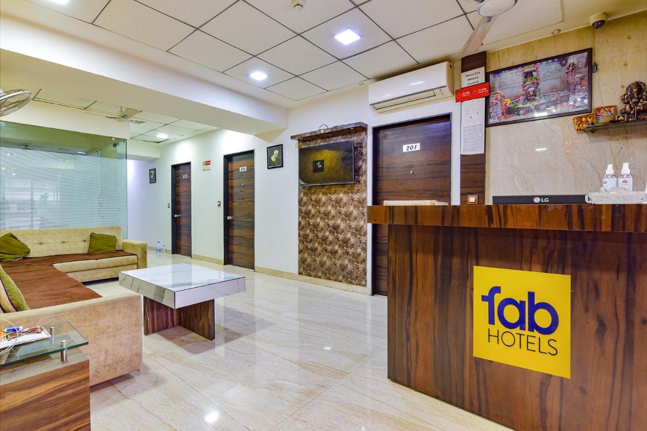 Fabhotel Acropole Inn Ahmedabad Esterno foto