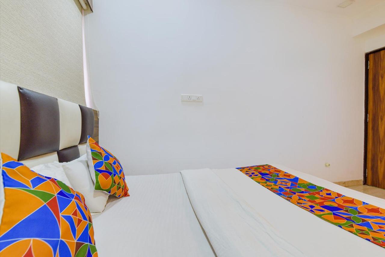 Fabhotel Acropole Inn Ahmedabad Esterno foto