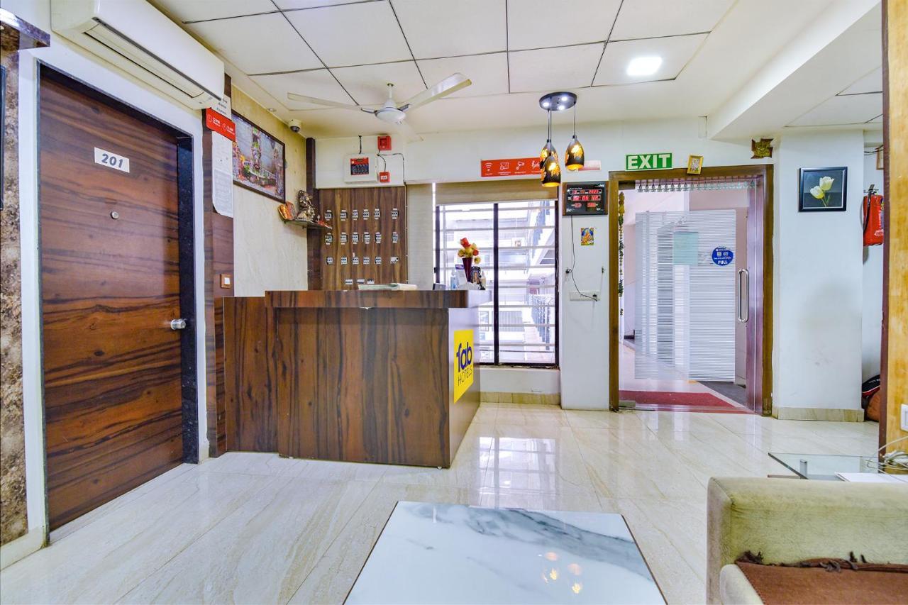 Fabhotel Acropole Inn Ahmedabad Esterno foto