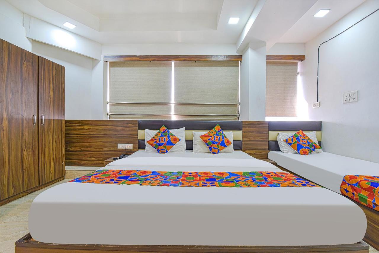 Fabhotel Acropole Inn Ahmedabad Esterno foto
